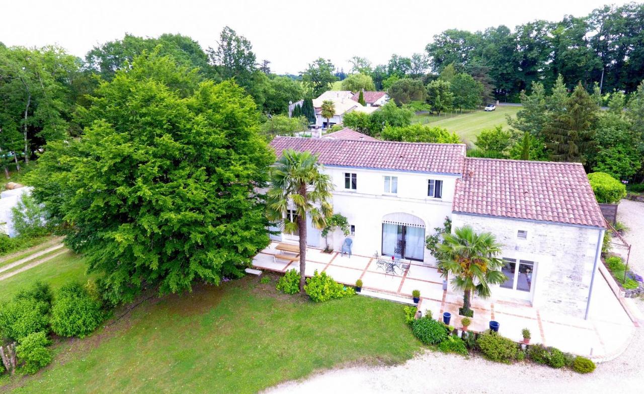 Le Logis De La Brumanderie - Saintes Fontcouverte  Dış mekan fotoğraf