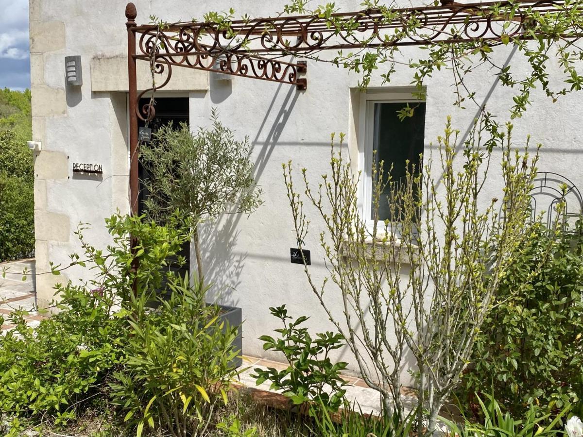Le Logis De La Brumanderie - Saintes Fontcouverte  Dış mekan fotoğraf