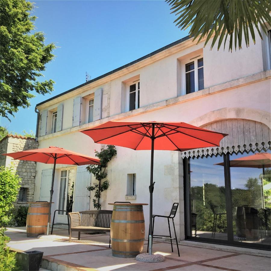 Le Logis De La Brumanderie - Saintes Fontcouverte  Dış mekan fotoğraf
