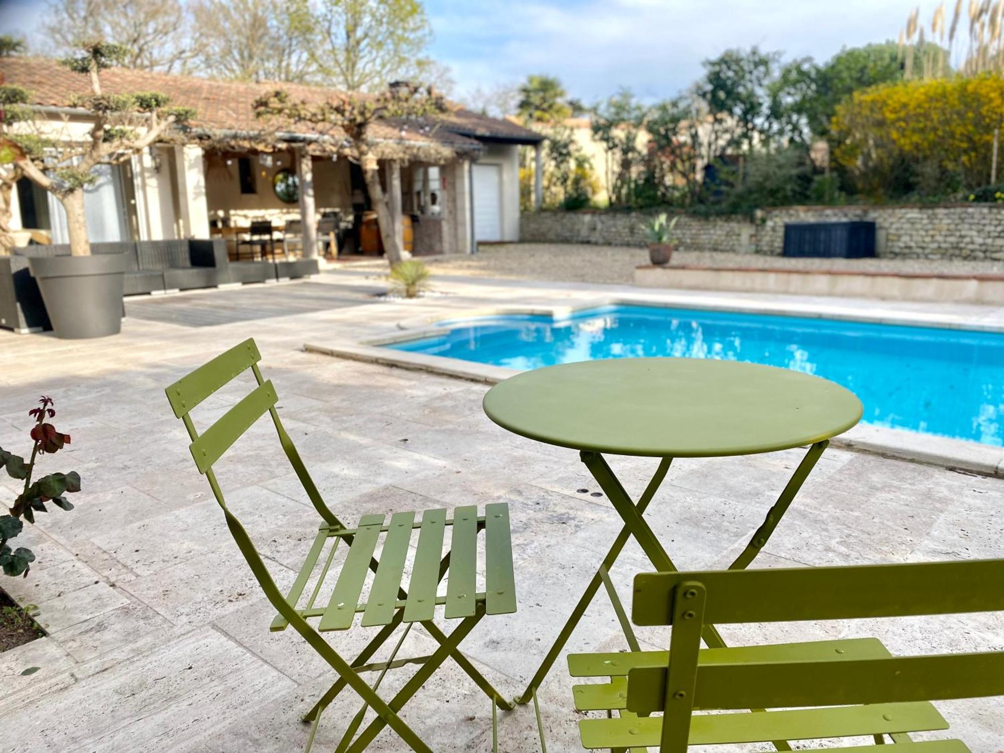 Le Logis De La Brumanderie - Saintes Fontcouverte  Oda fotoğraf